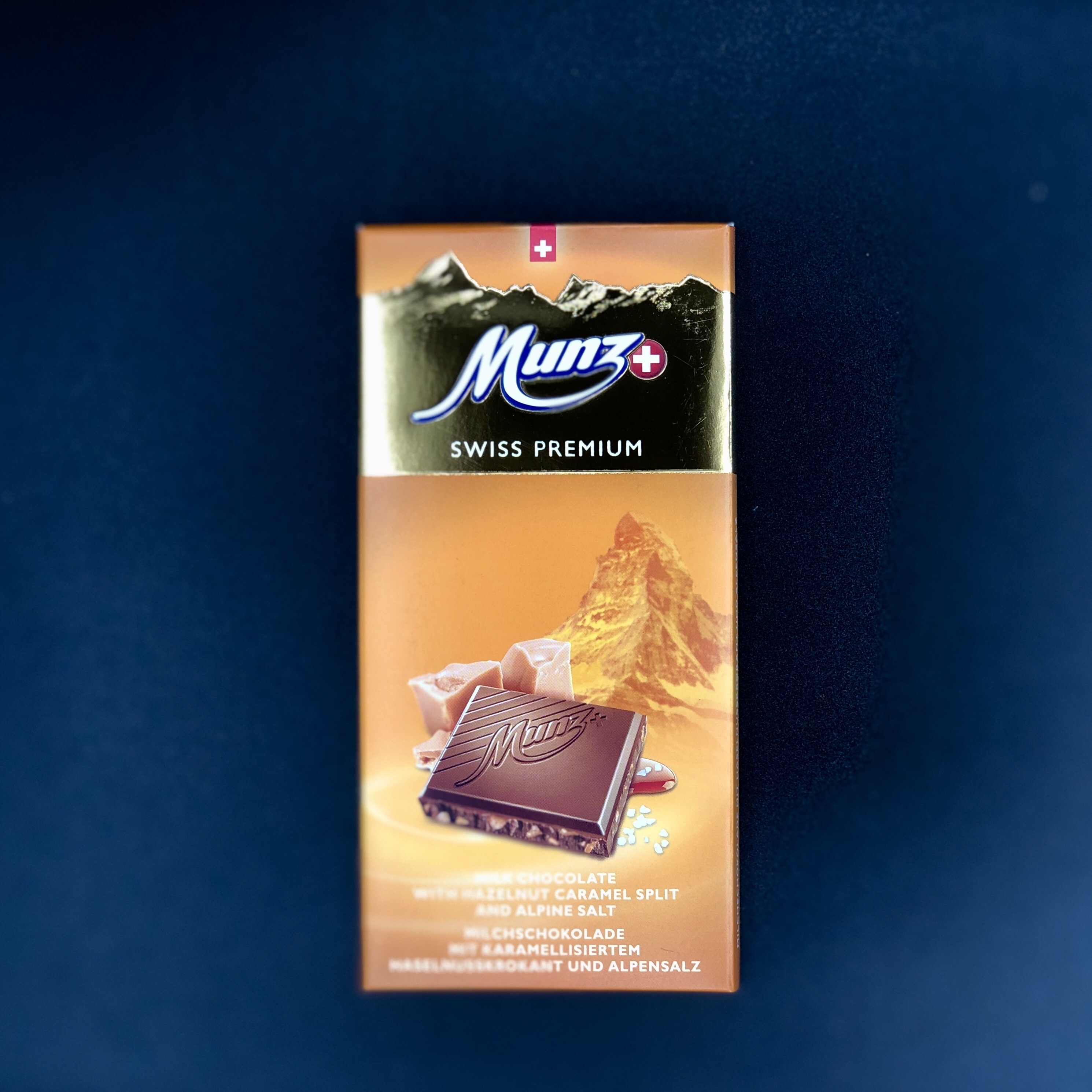 Молочный шоколад MUNZ с карамелизированны фундуком и морской солью 100г