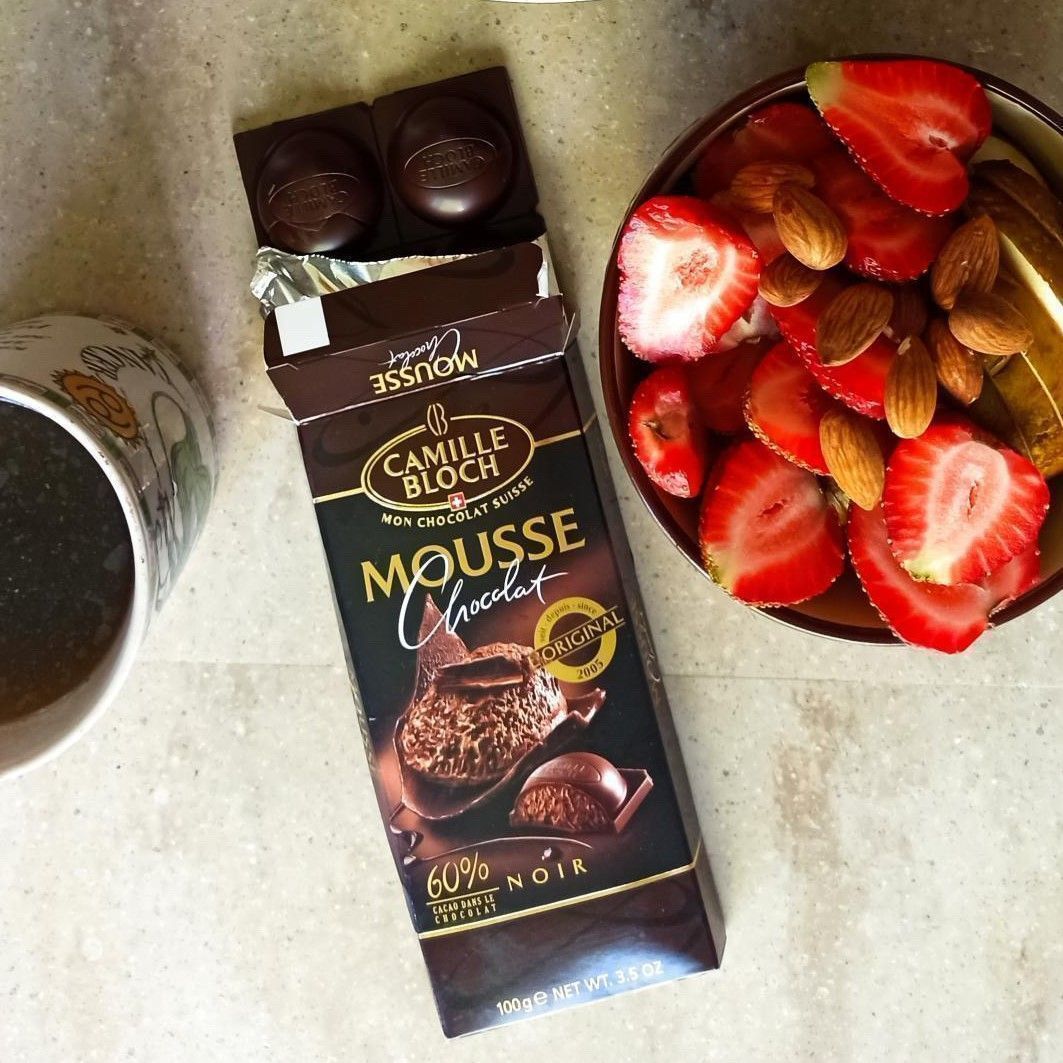 Горький шоколад MOUSSE NOIR с начинкой из шоколадного мусса 100г