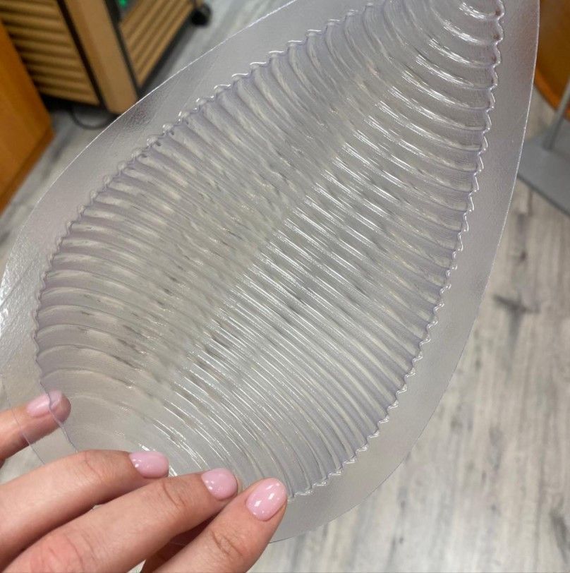 Яйцо слеза в полоску большое