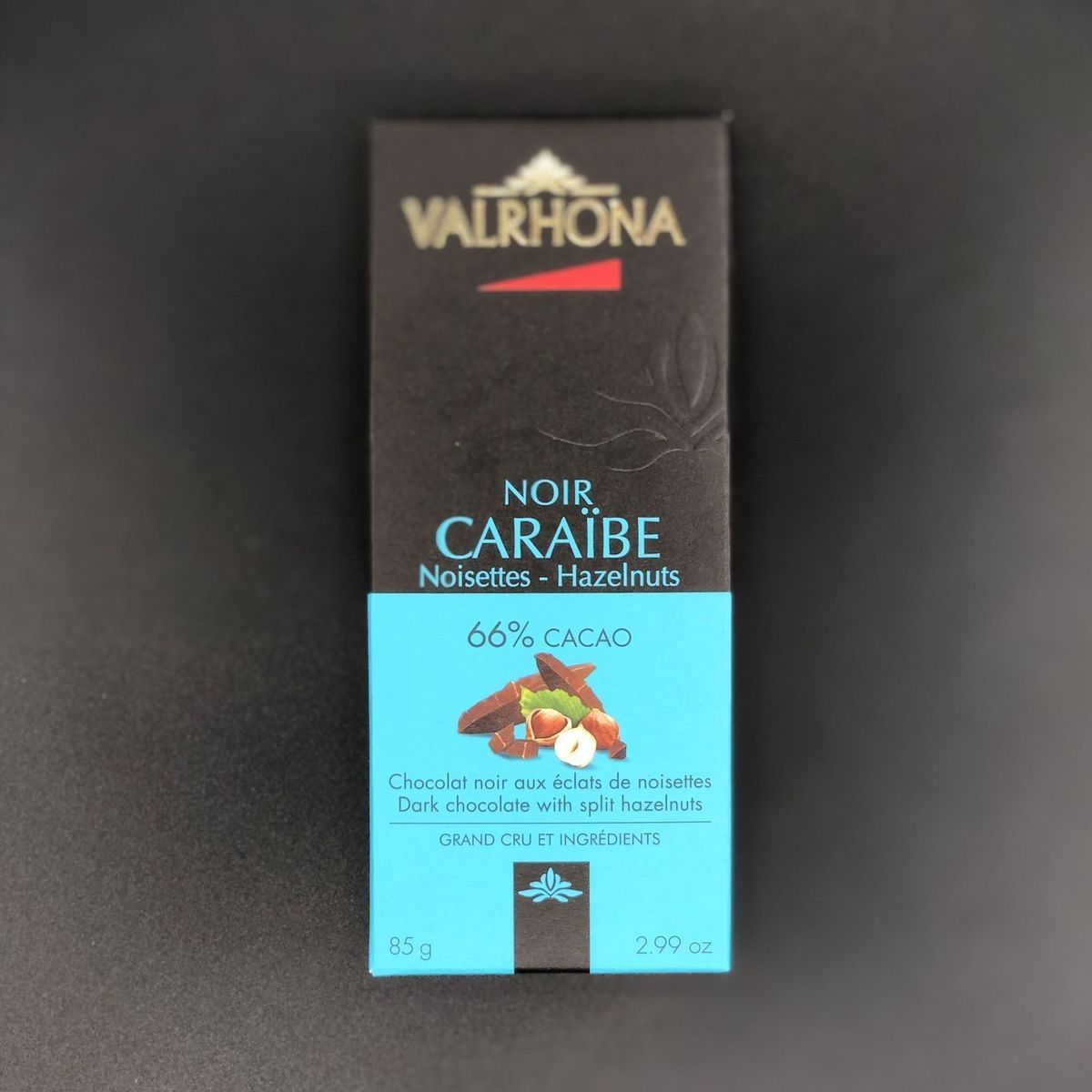 Шоколад Valrhona гран крю "Караиб с фундуком" (66%) 85г